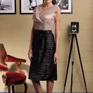 US 8 FABIANA FERRI Pleated Dress NWT